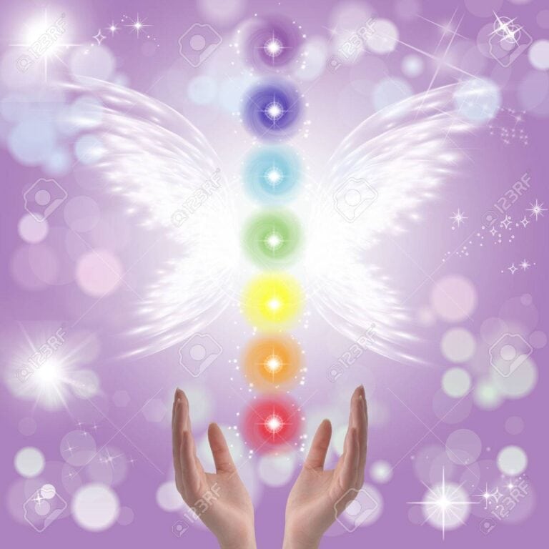40555334 healing hands et sept chakras sur un fond pastel couleur petillante 768x768
