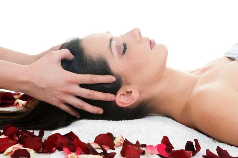 Reiki hands on 768x511
